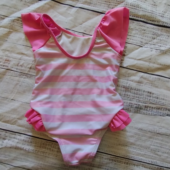 Swimsuit - Picture 4 of 5